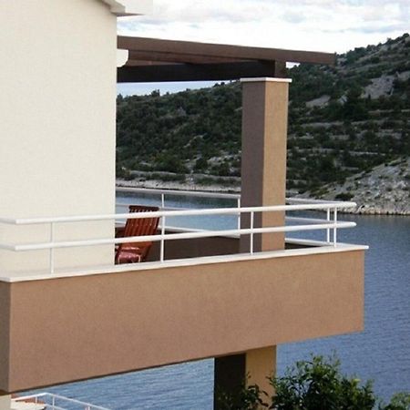 Apartments Ljubi Vinisce Exterior foto